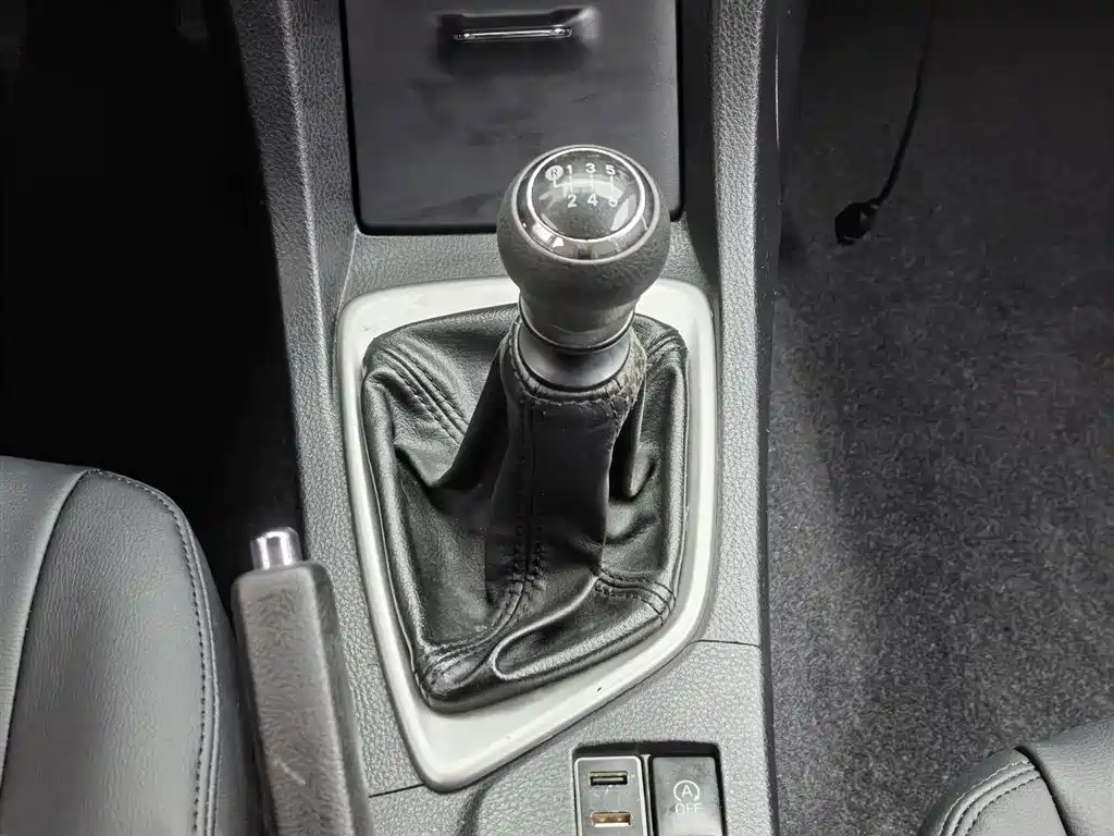 Toyota Corolla 2017 1.2T Manual GL фото 13