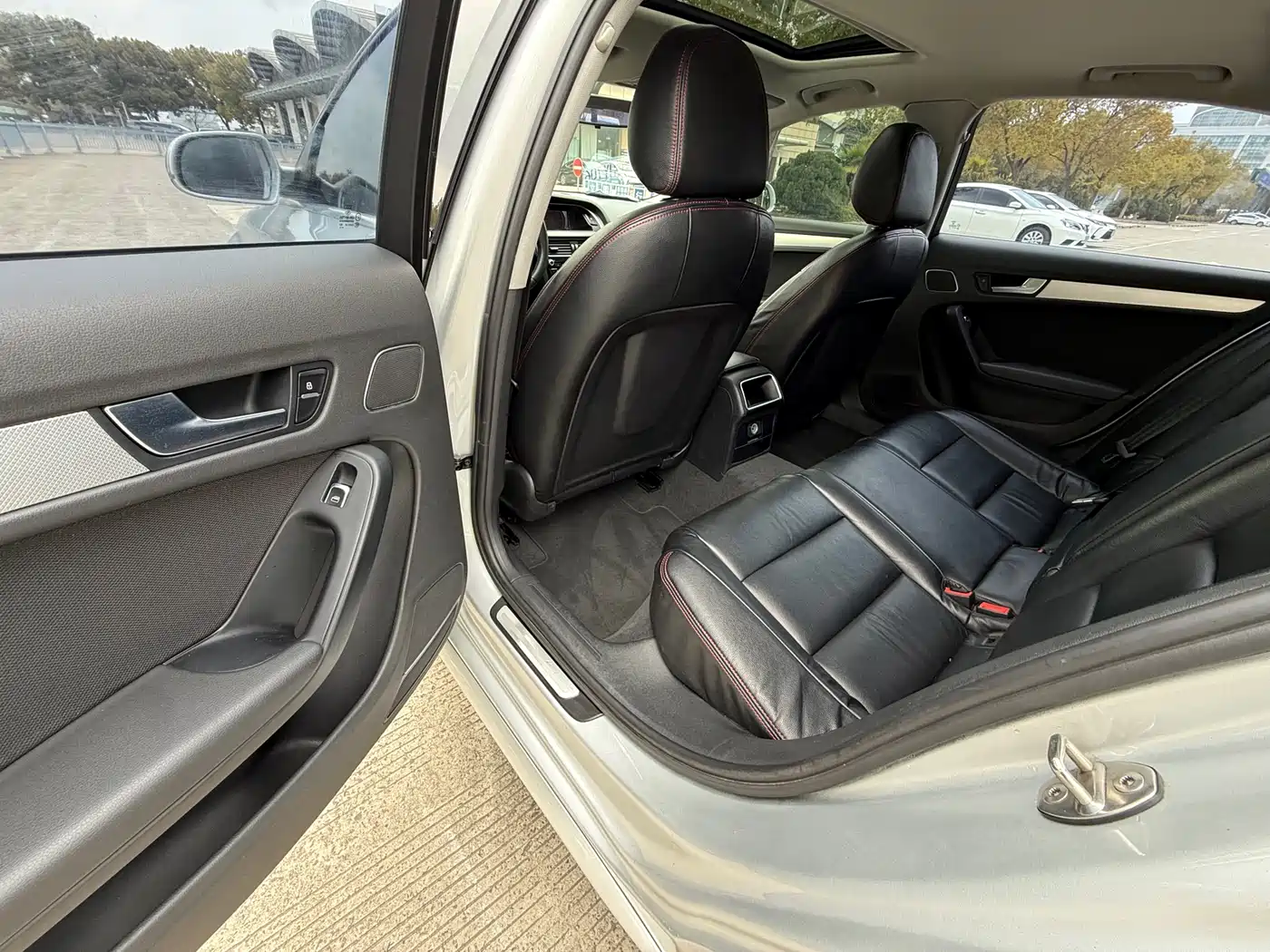 Audi A4L 2013 35 TFSI Automatic Luxury фото 8