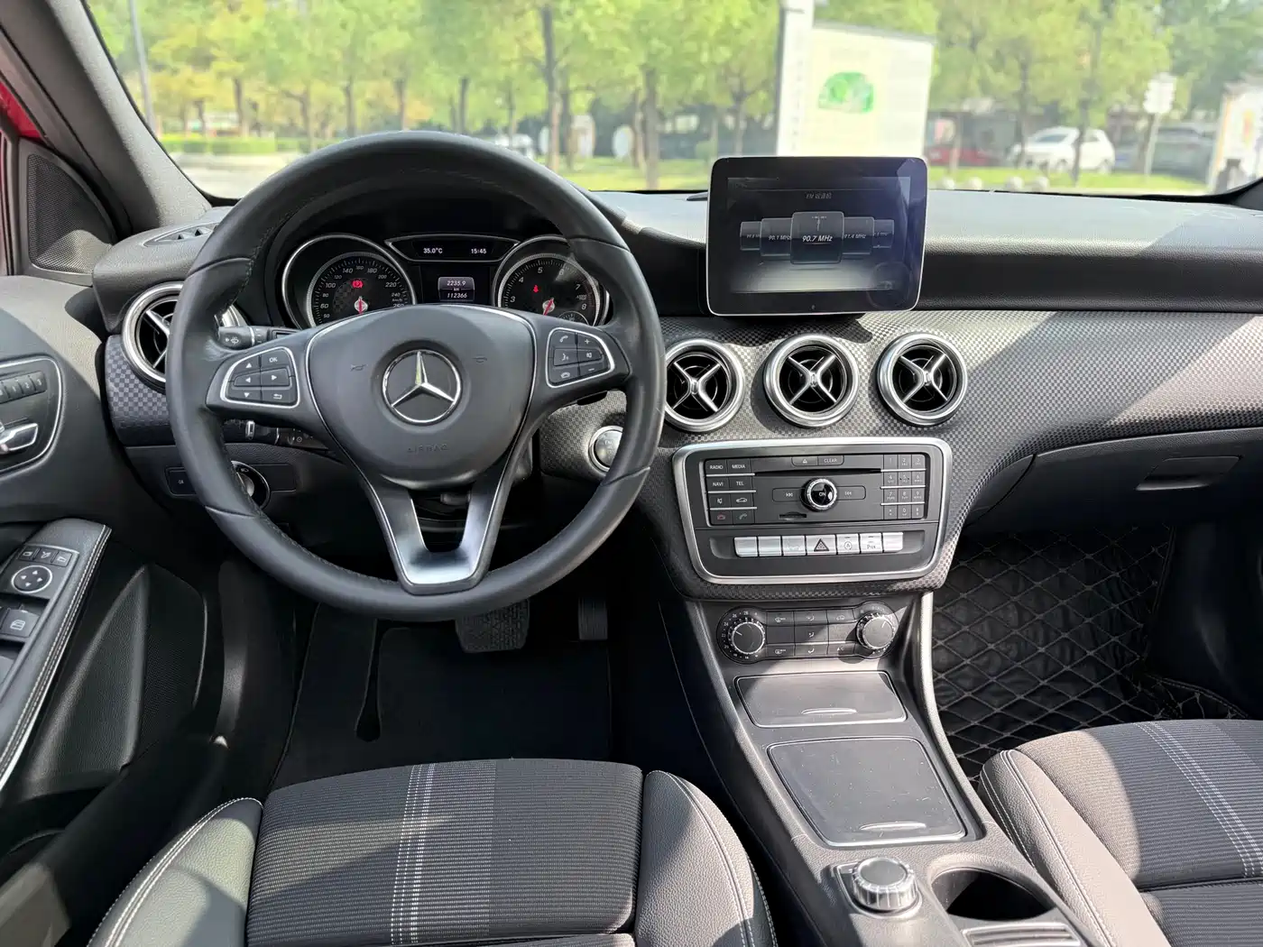 Mercedes-Benz A-Class (Import) 2016 A 200 Fashion фото 15