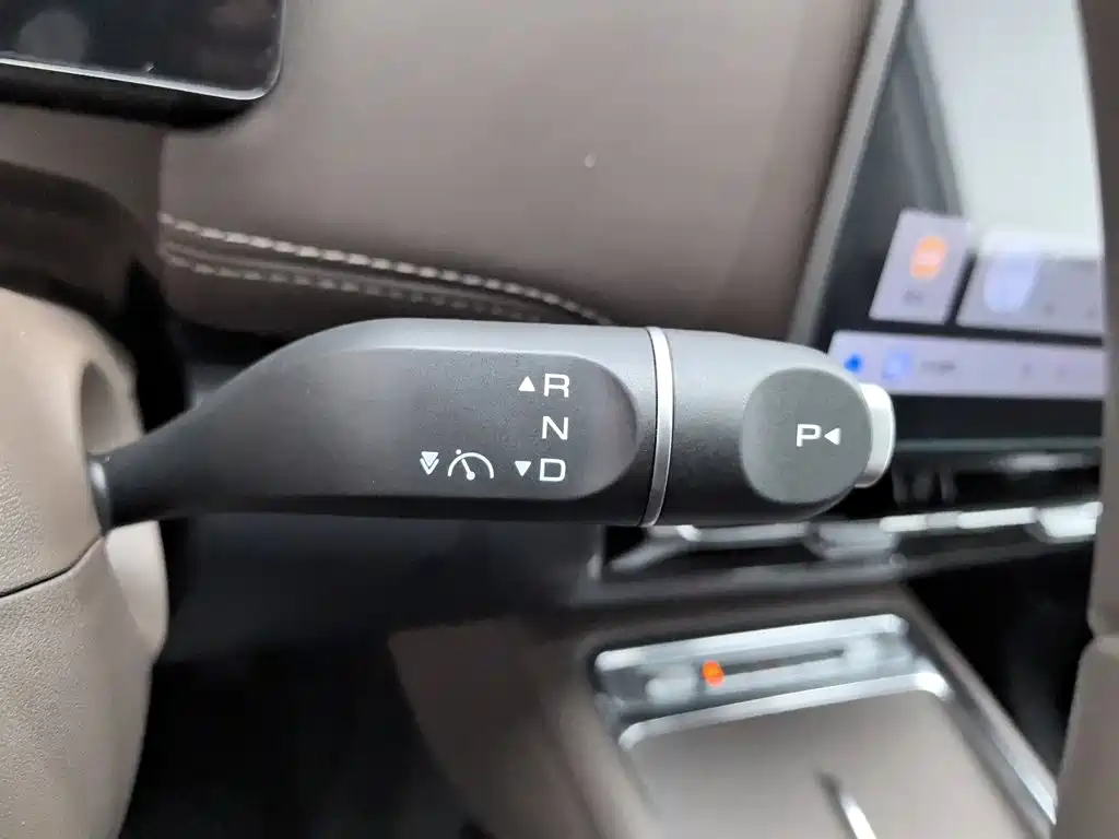 Wuling Motors Starlight 560 NEV 2025 2025 Model Plug-in Hybrid Version 5-seater