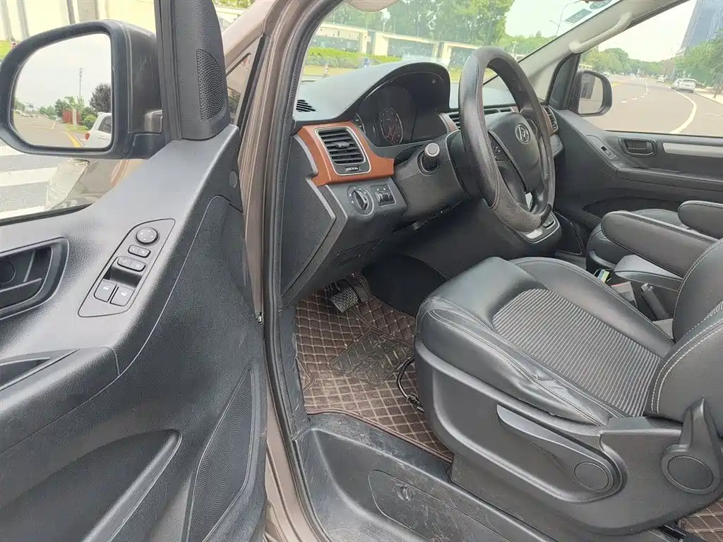 SAIC Maxus Maxus G10 2016 2.0T Automatic Elite фото 14