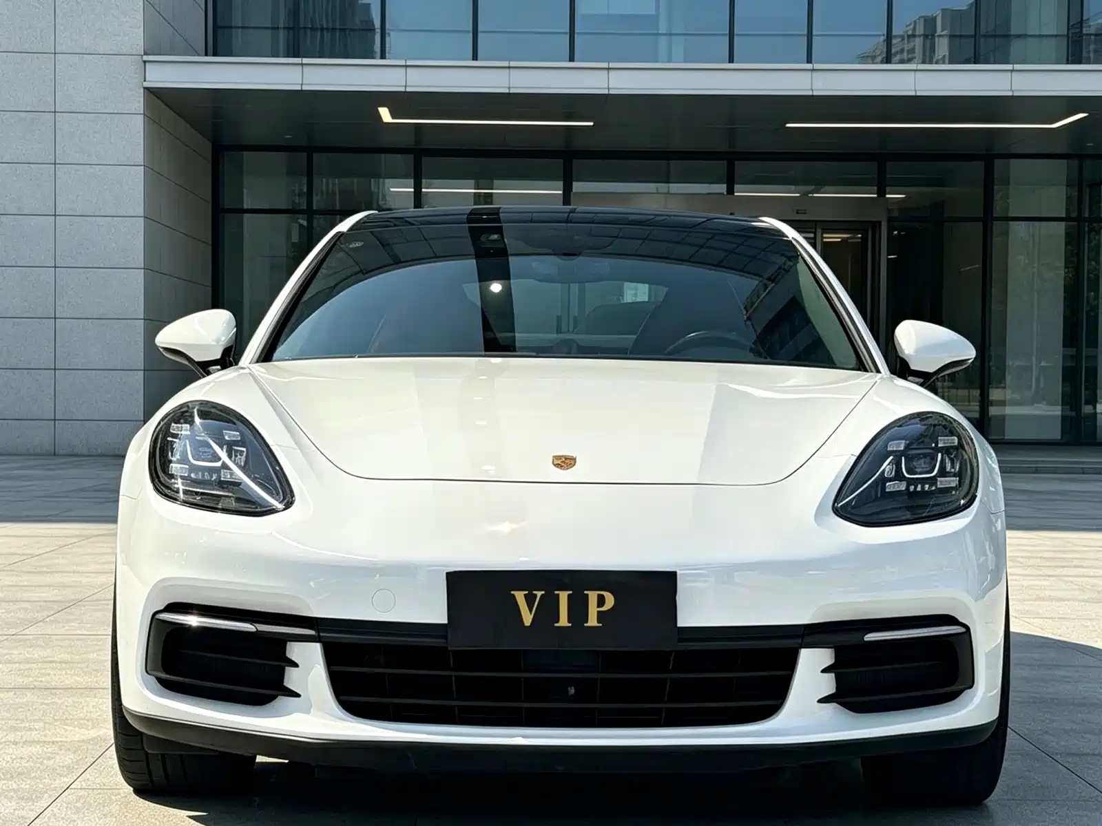 Фото 2 - Porsche Panamera