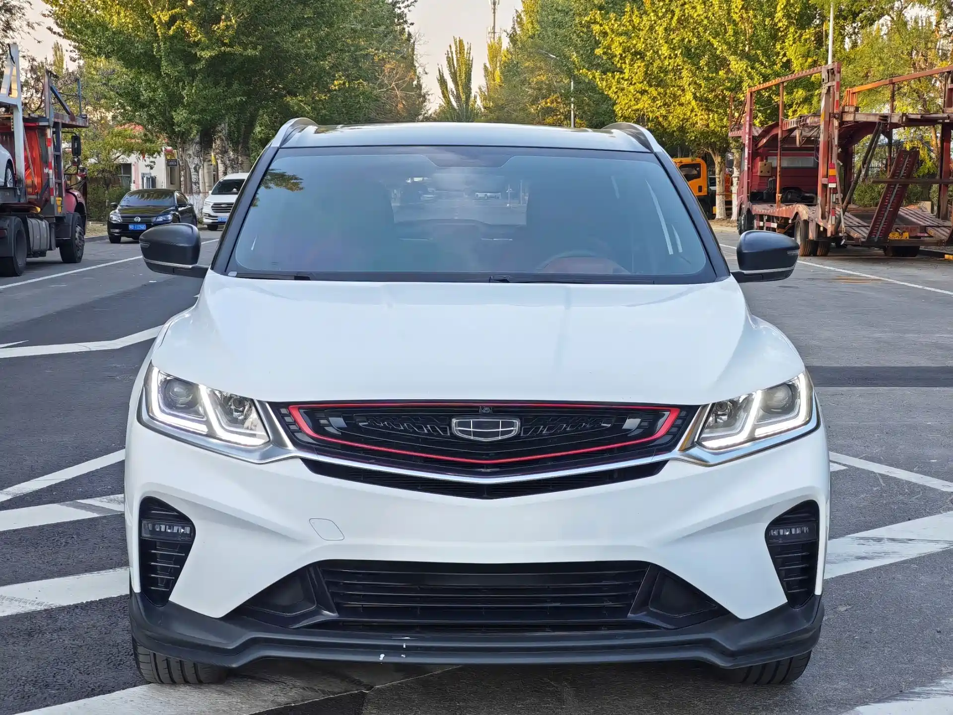 Фото 4 - Geely Coolray