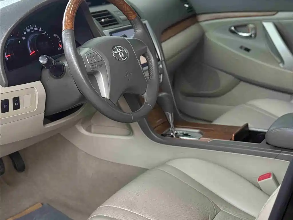 Toyota Camry 2010 240G Luxury Edition фото 4