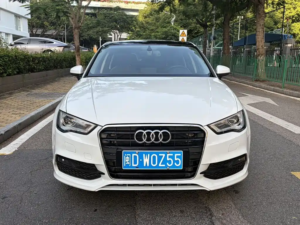 Audi A3 (Import) 2014 2014 Limousine 40 TFSI S line Comfort