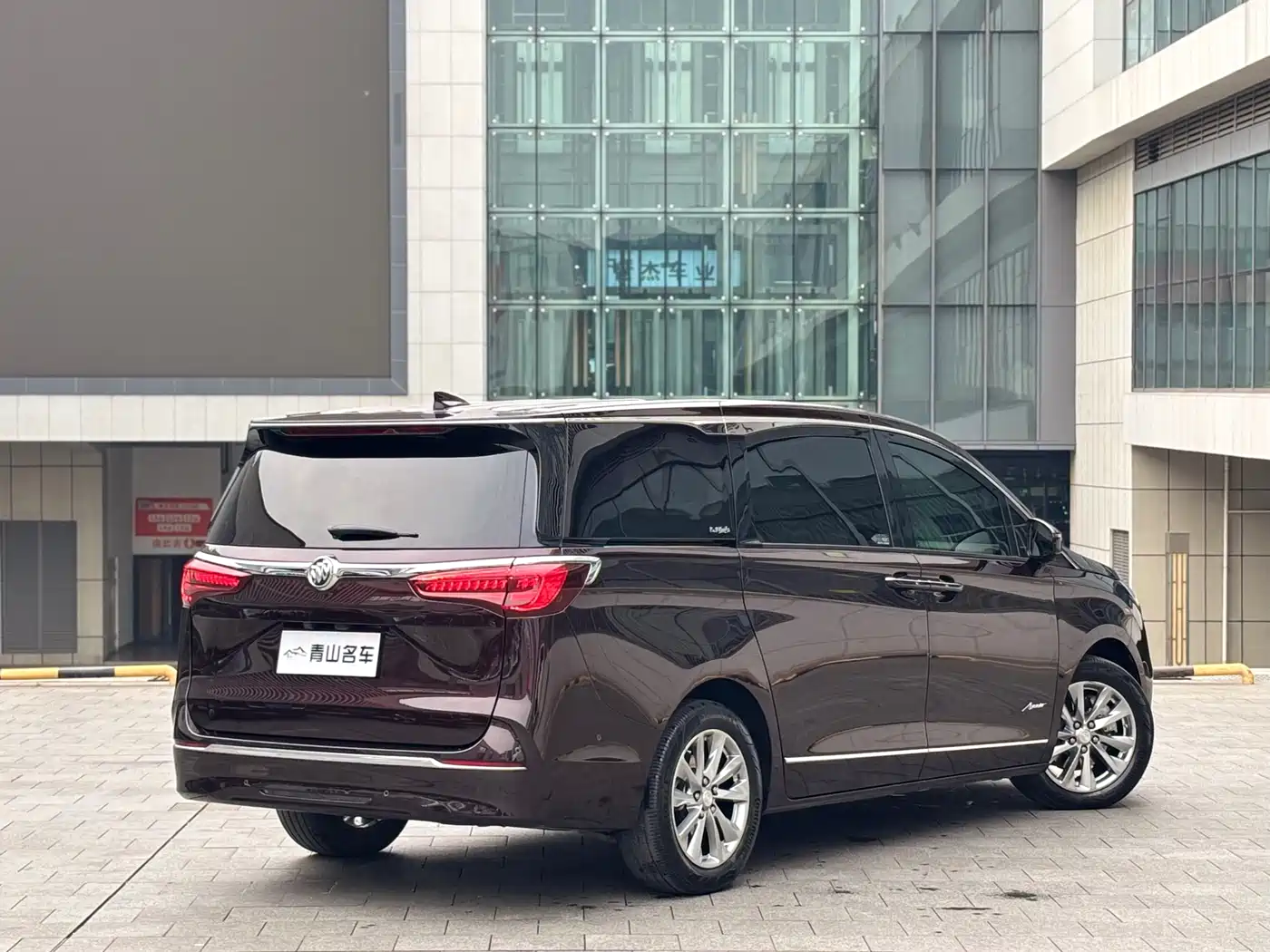 Buick GL8 2020 Avenir Six-Seat Elegance Edition фото 19