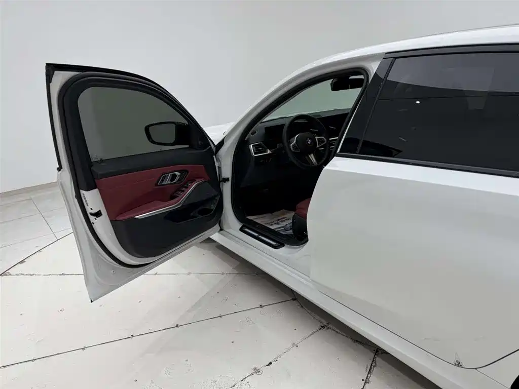 BMW 3 Series 2024 325Li M Sport Shadowline Package фото 13