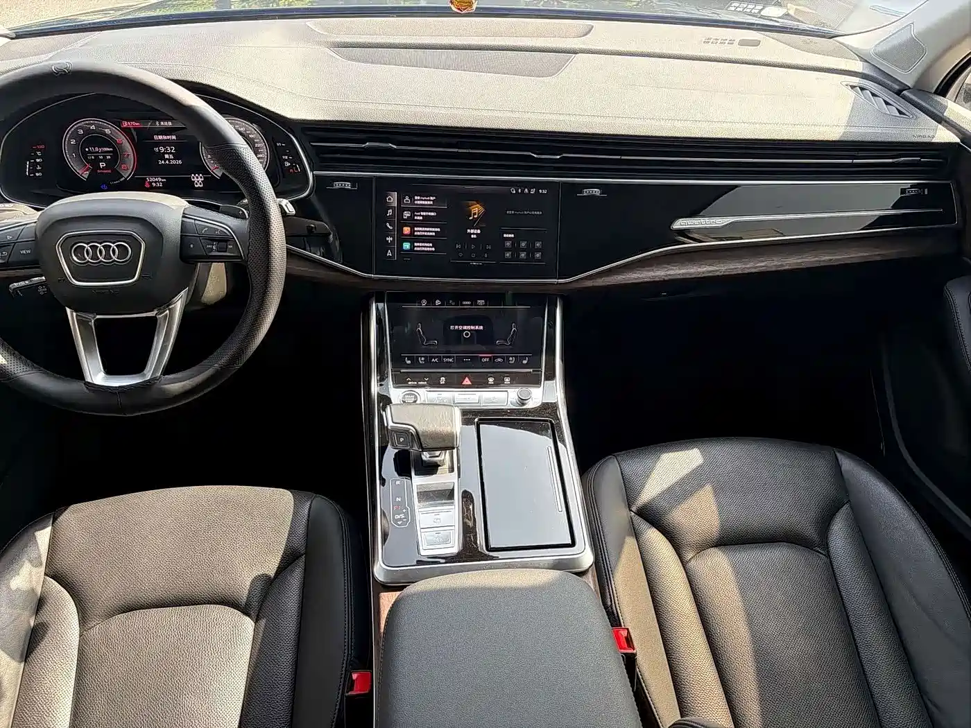 Фото 13 - Audi Q7
