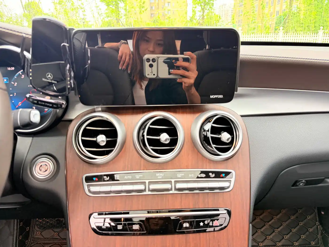Mercedes-Benz GLC 2021 GLC 300 L 4MATIC Luxury фото 24