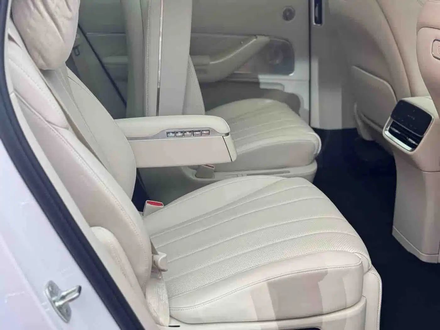 AITO Wenjie AITO M8 2026 2025 Model Extended Range Max+ Edition 53.4kWh 6-Seater