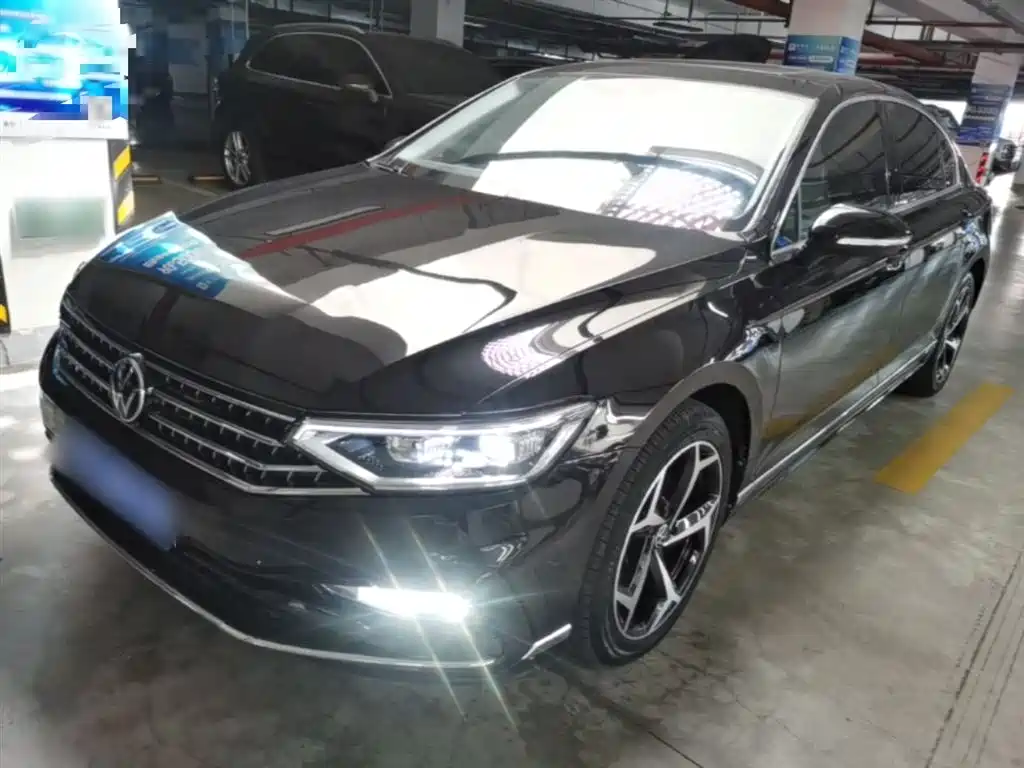 Volkswagen Magotan 2023 2 Million Units Anniversary Edition 330TSI DSG Leading Type