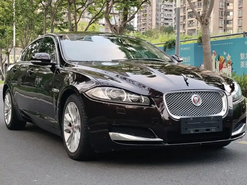 Jaguar XF 2015 2015 XF 2.0T Luxury Edition