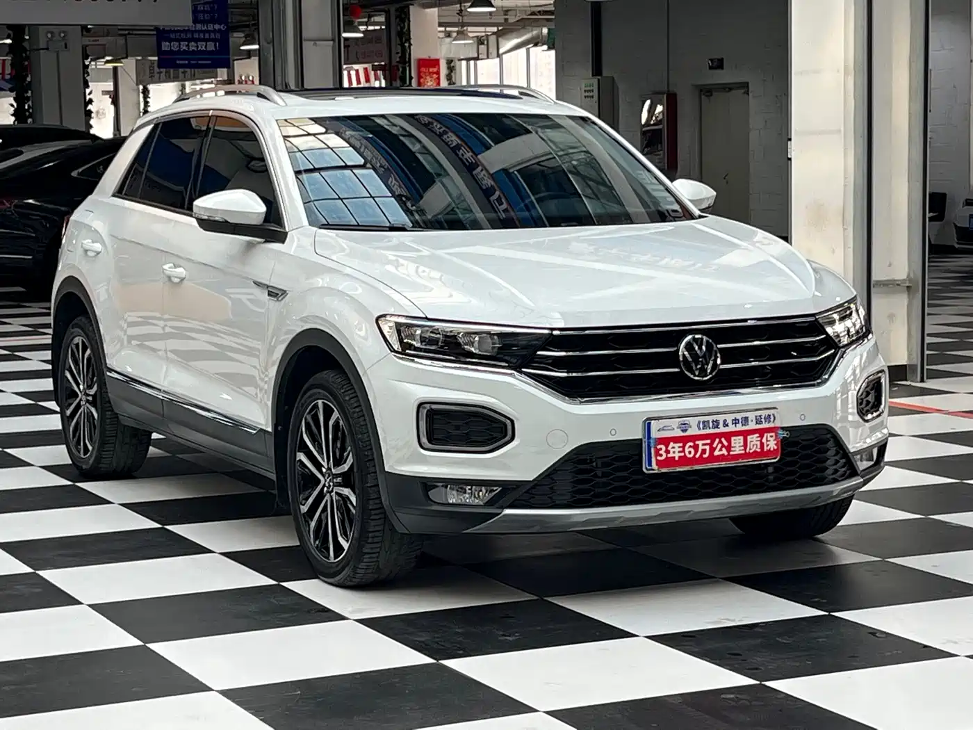 Volkswagen T-Roc, миниатюра 3