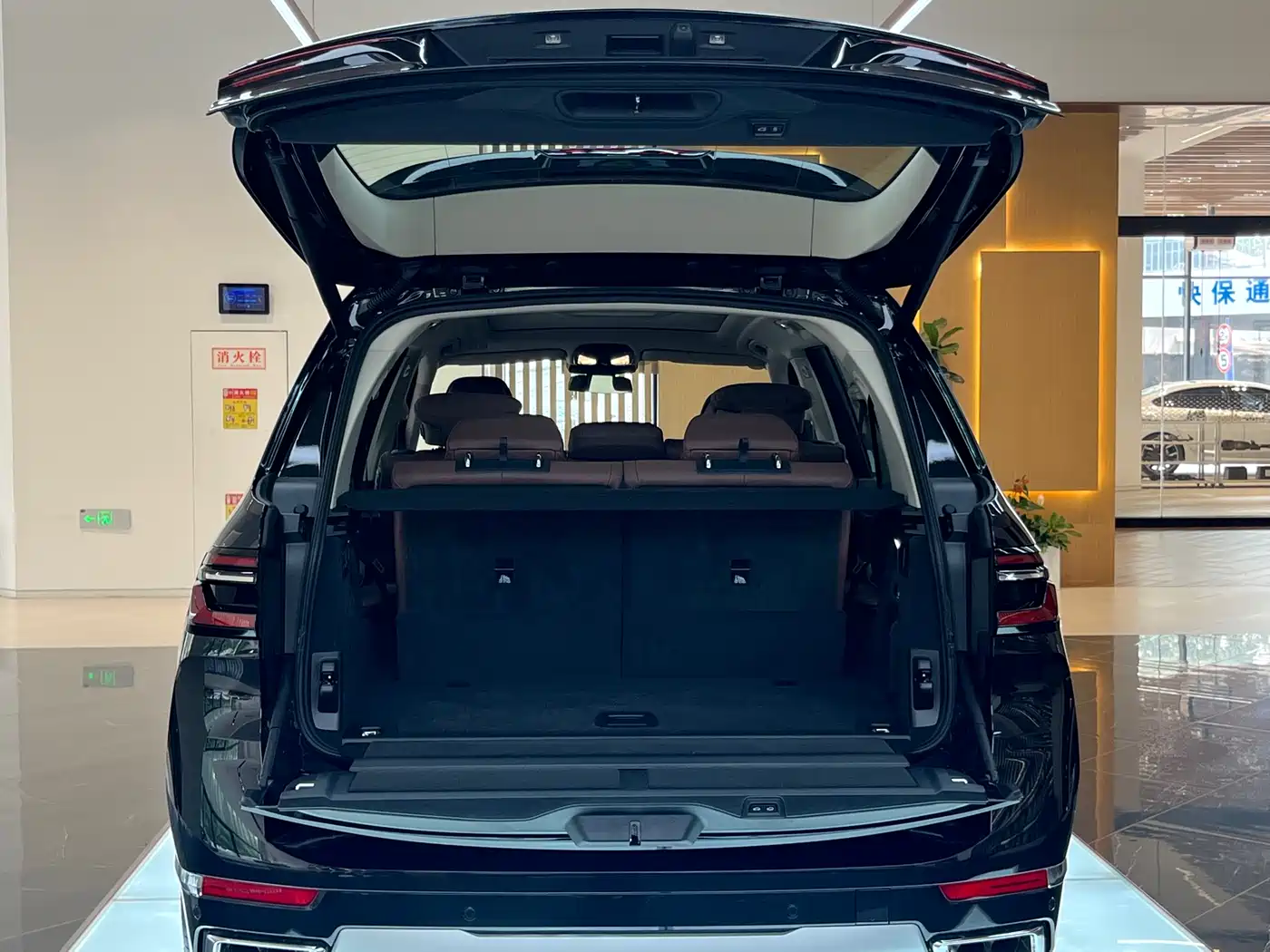 BMW X7 2025 xDrive40i Leading Luxury Package фото 12