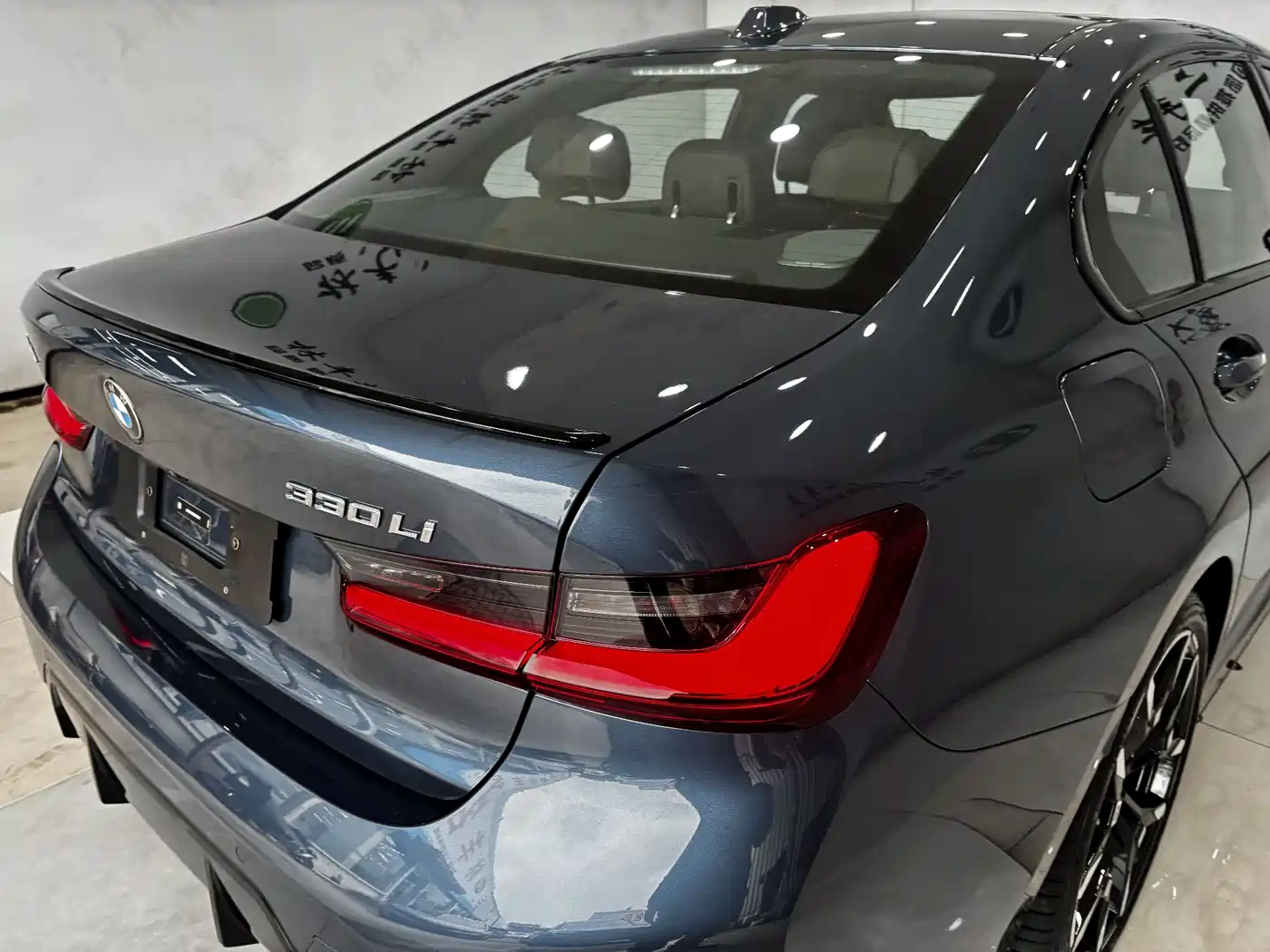 BMW 3 Series 2025 330Li Premium M Sport Night Edition фото 9