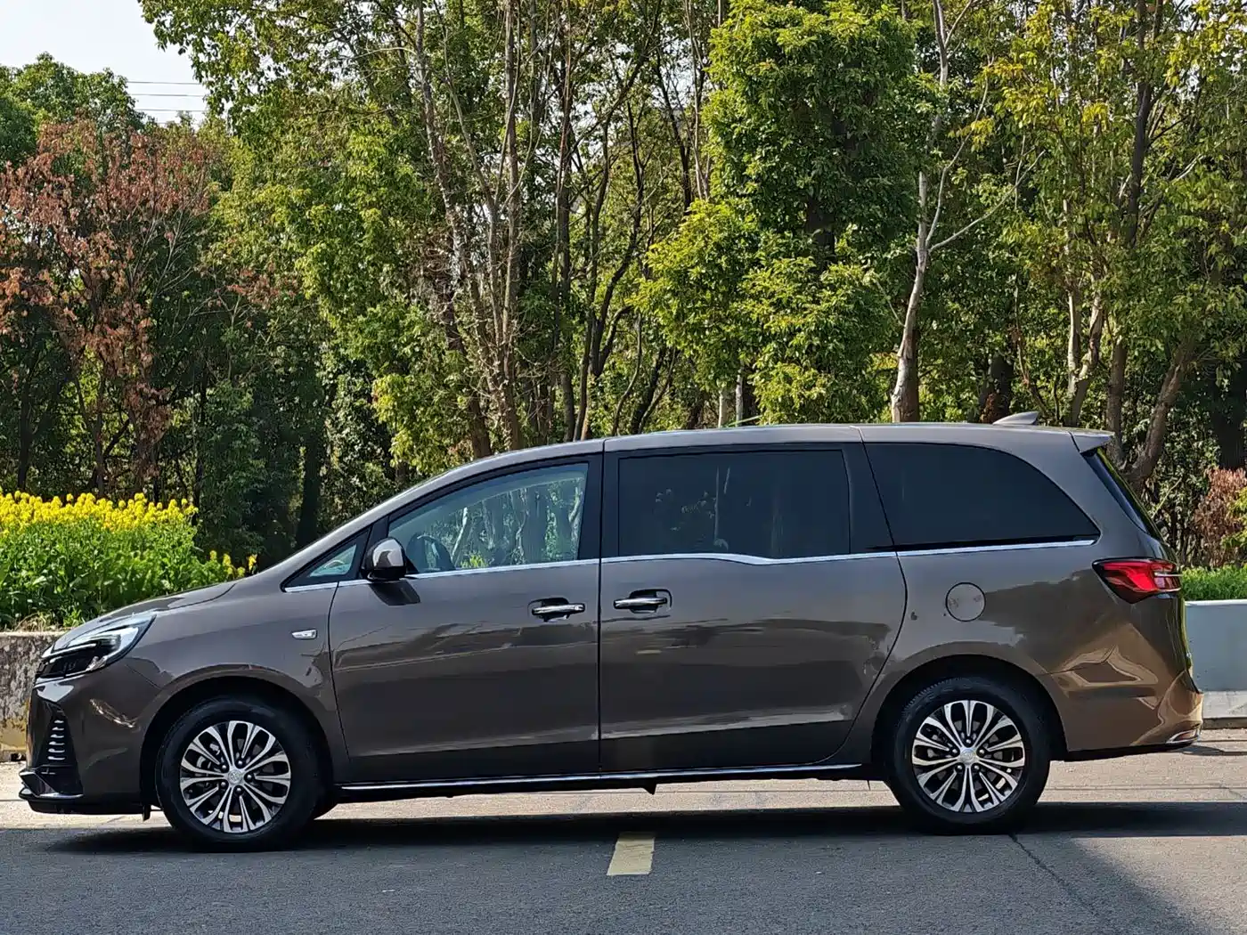 Buick GL8 2023 Facelift Land Business Class Luxury фото 3