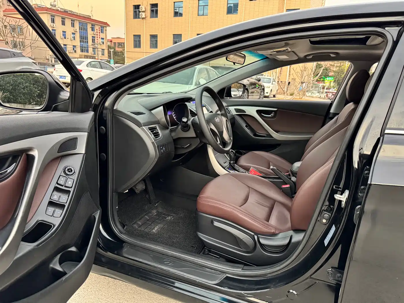 Hyundai Langdong 2013 1.6L Automatic Premium фото 8
