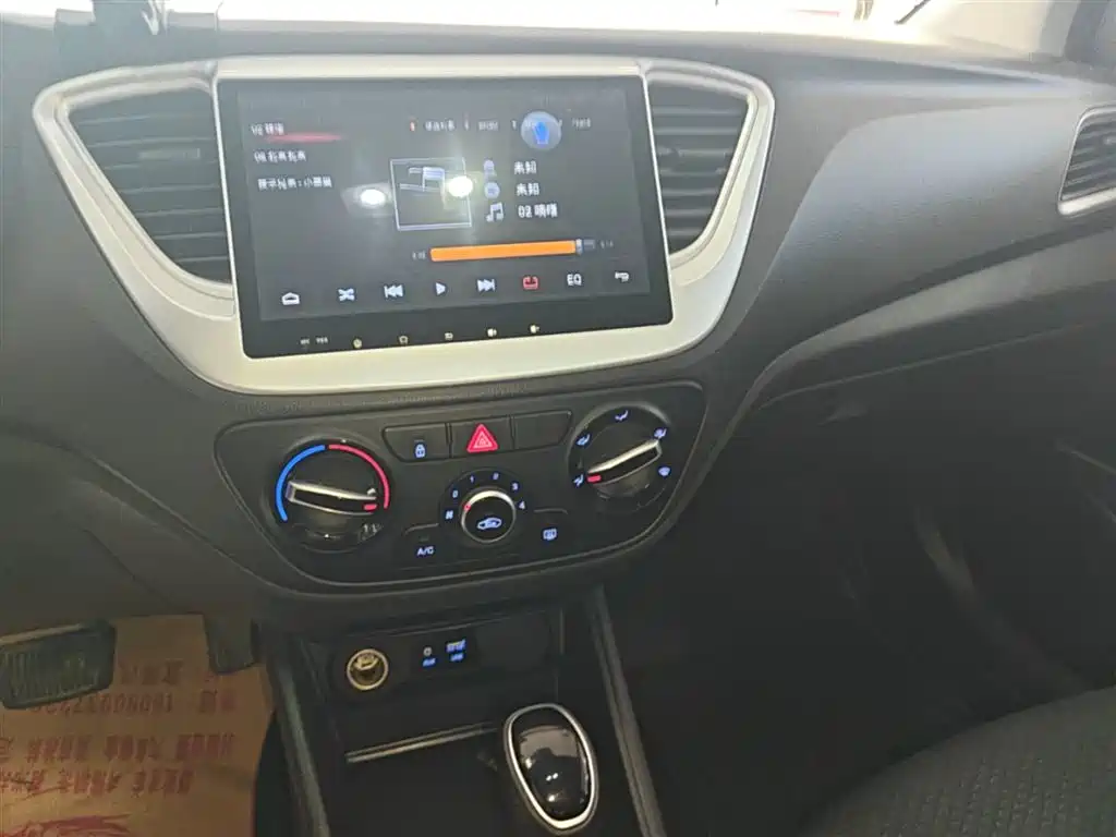 Hyundai Verna 2016 1.4L Automatic Cool Edition GLS фото 13