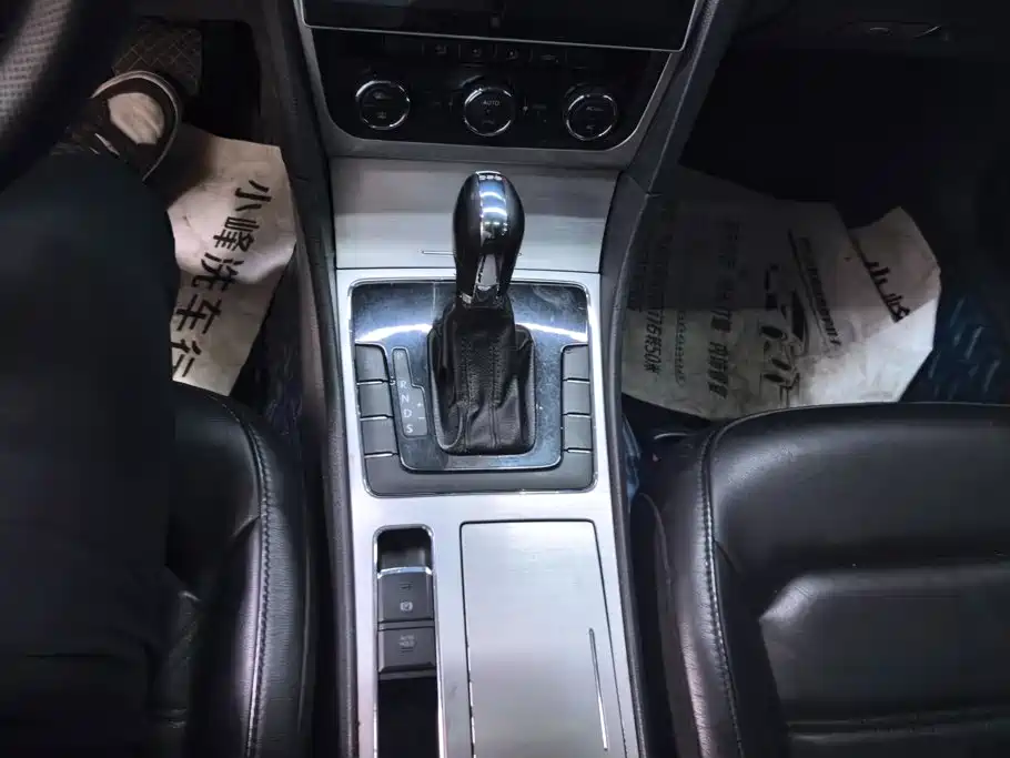 Volkswagen Passat 2012 2011 1.8TSI Automatic Premium Edition