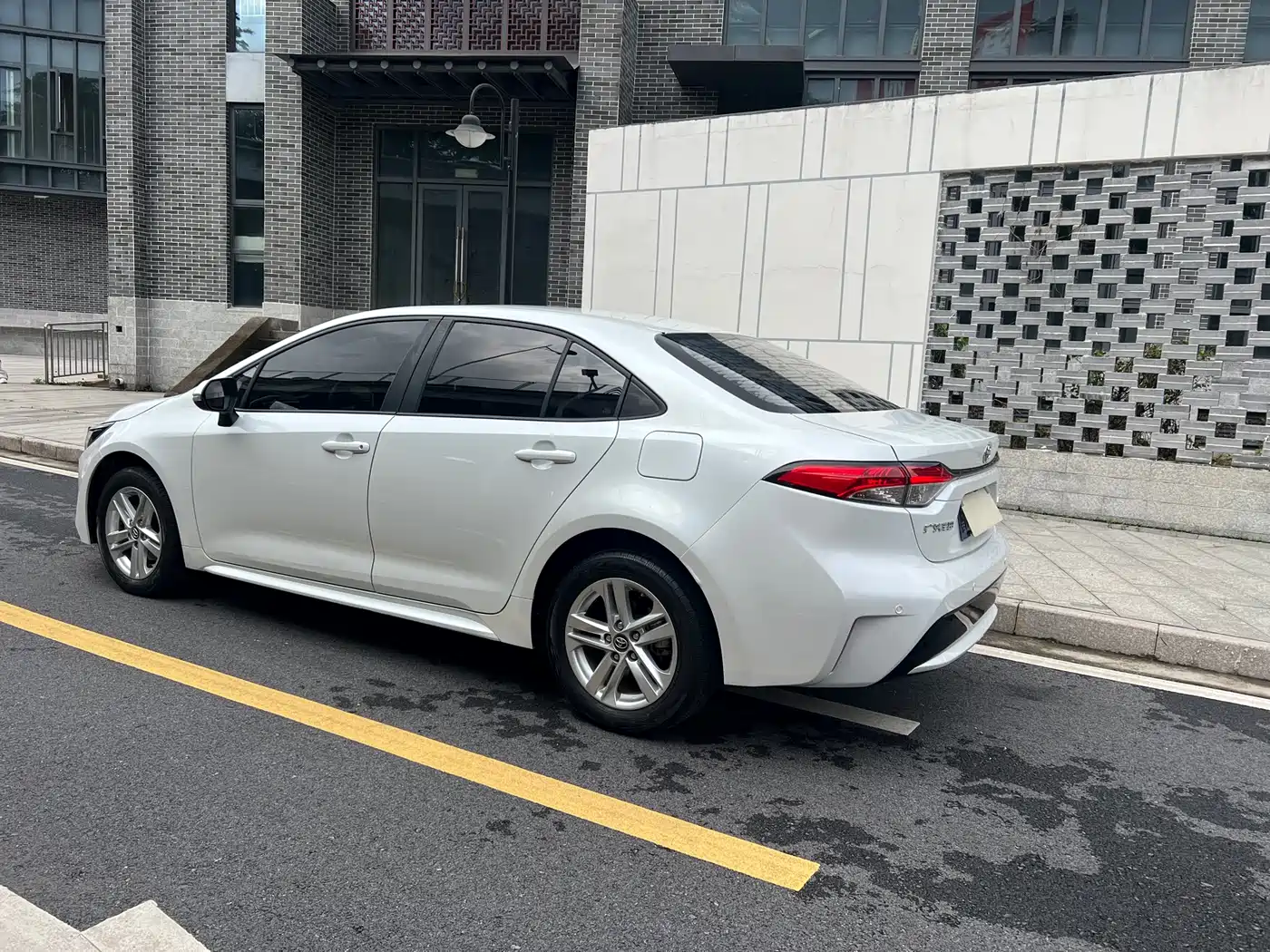 Toyota Levin 2021 185T CVT Luxury Edition фото 4