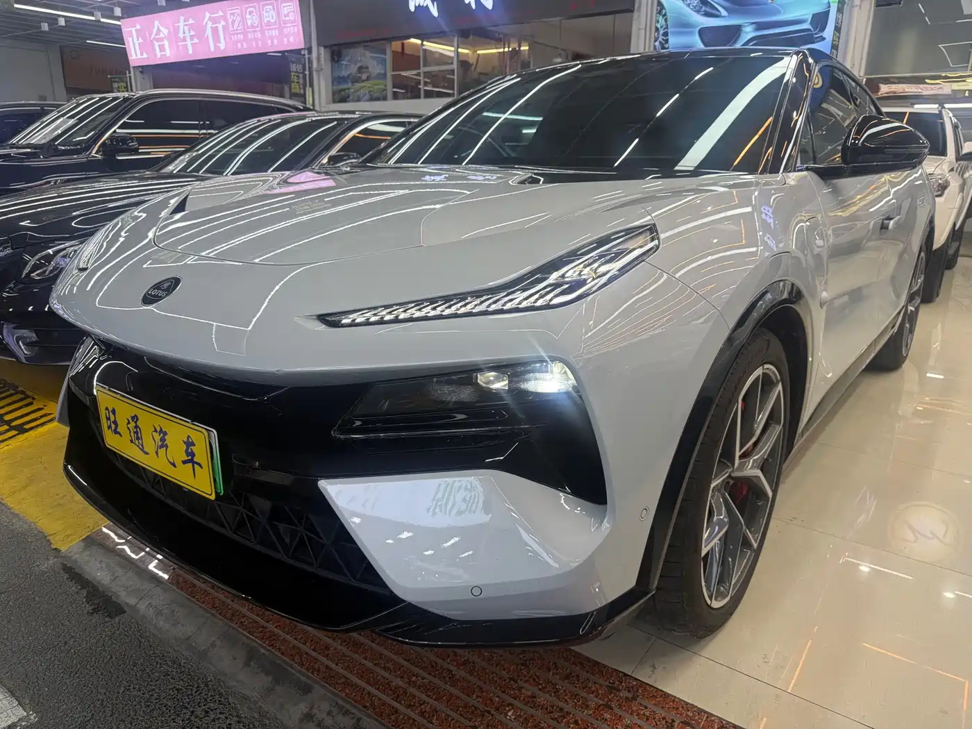 Lotus Cars ELETRE 2025 600 Luxury
