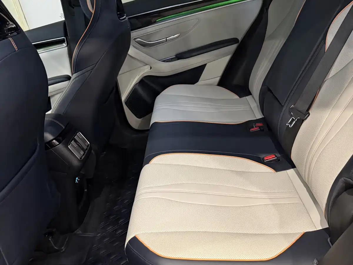 Photo 9 - BYD Song PLUS PHEV