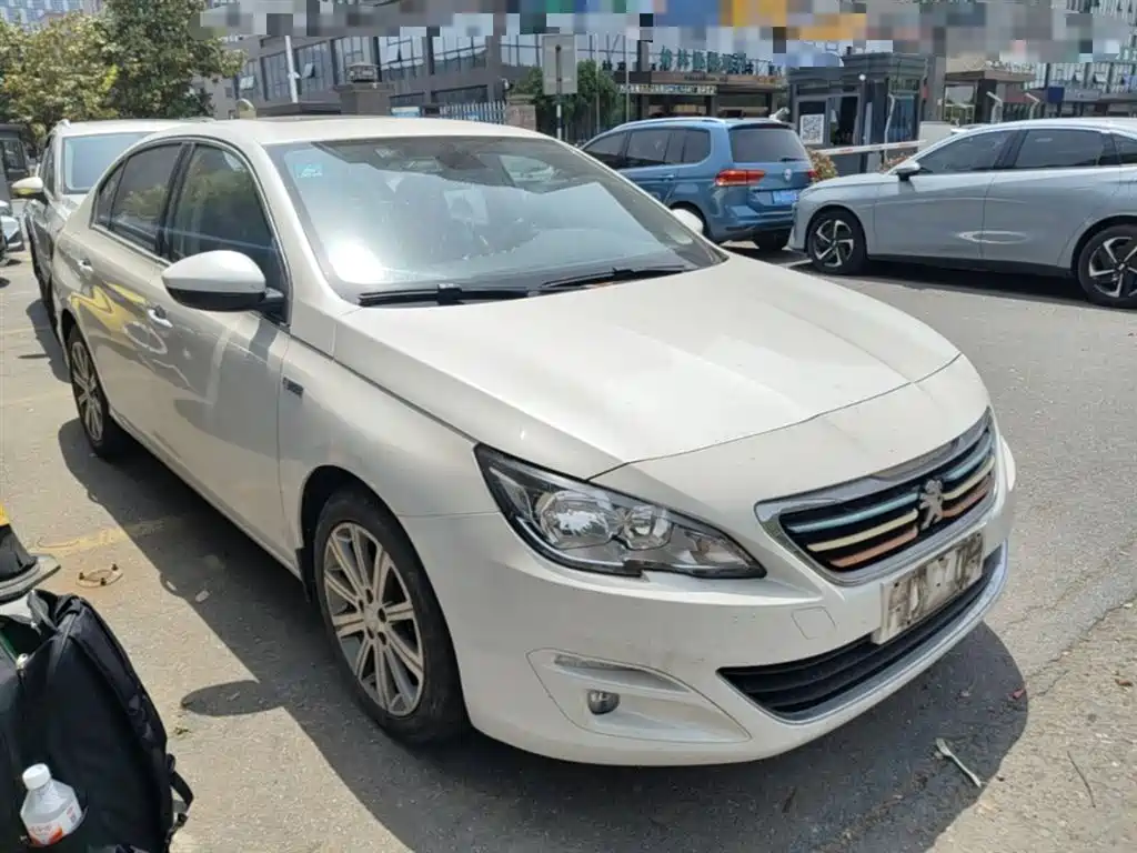 Peugeot 408 2016 1.6T Automatic Luxury Edition фото 4