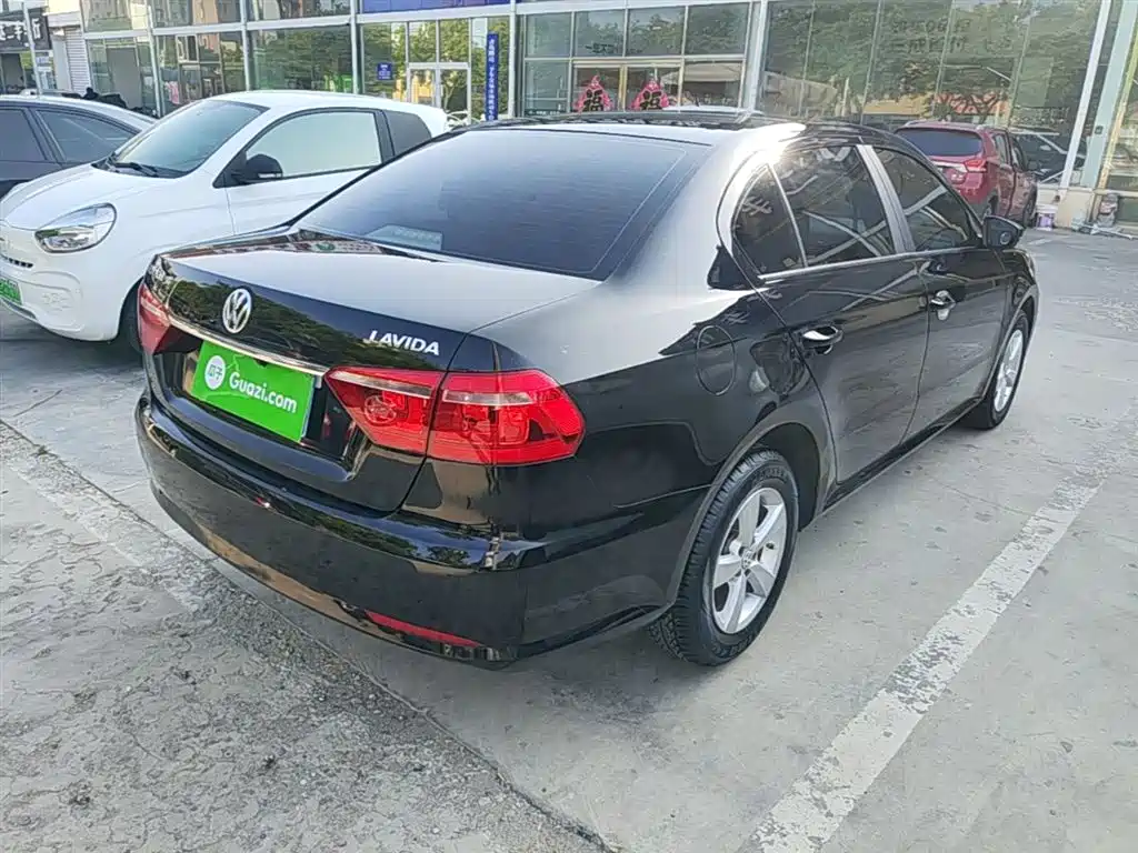 Volkswagen Lavida 2013 Facelift Classic 1.6L Automatic Trend фото 7