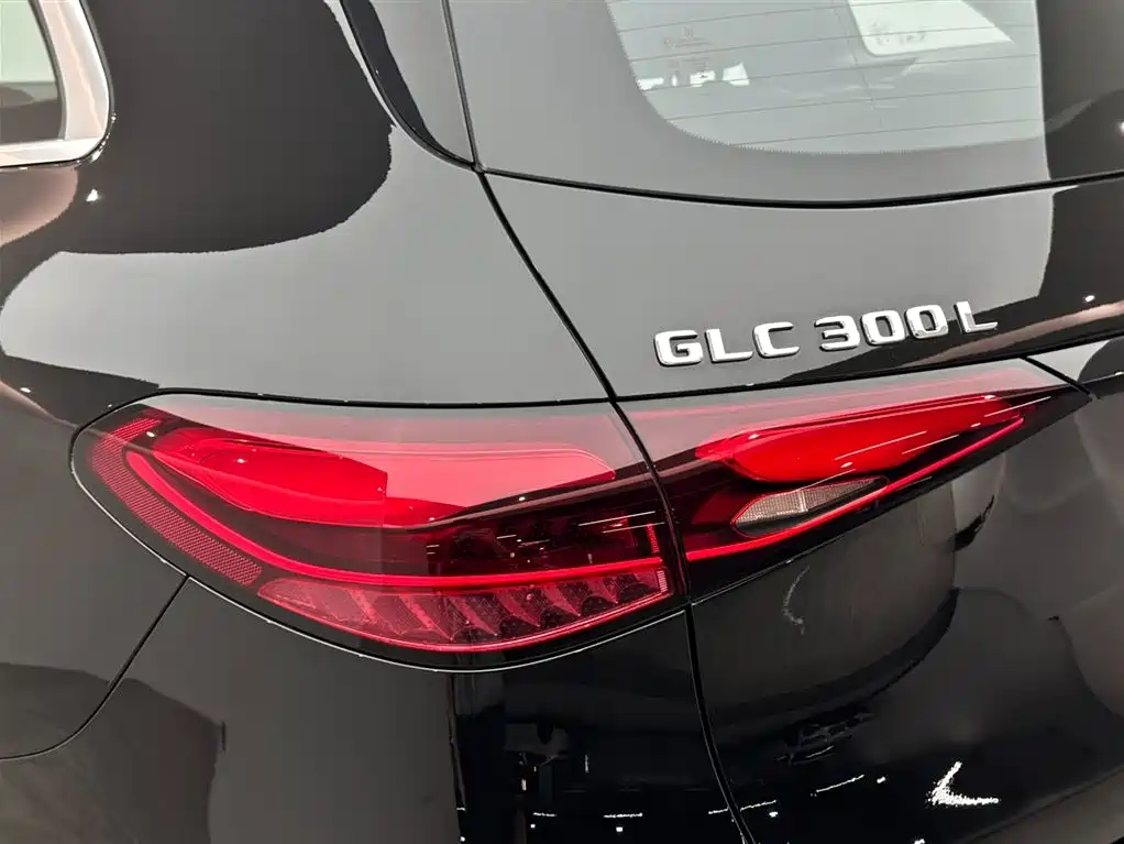 Mercedes-Benz GLC 2023 GLC 300 L 4MATIC Sport 5-Seater фото 22