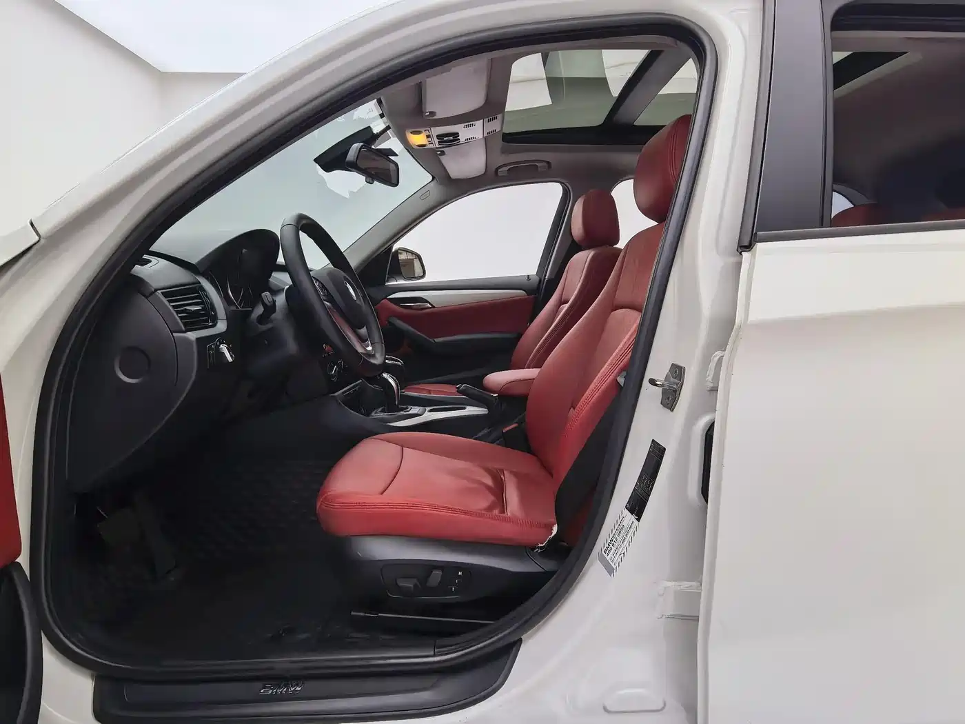 BMW X1 2014 sDrive18i Fashion Edition фото 13
