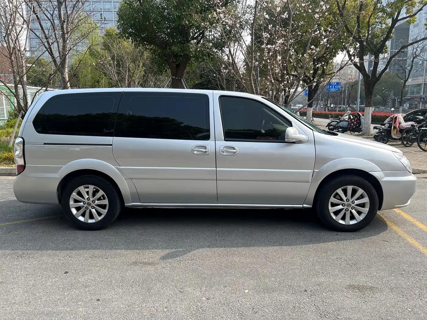 Buick GL8 2014 2.4L Classic Edition фото 4