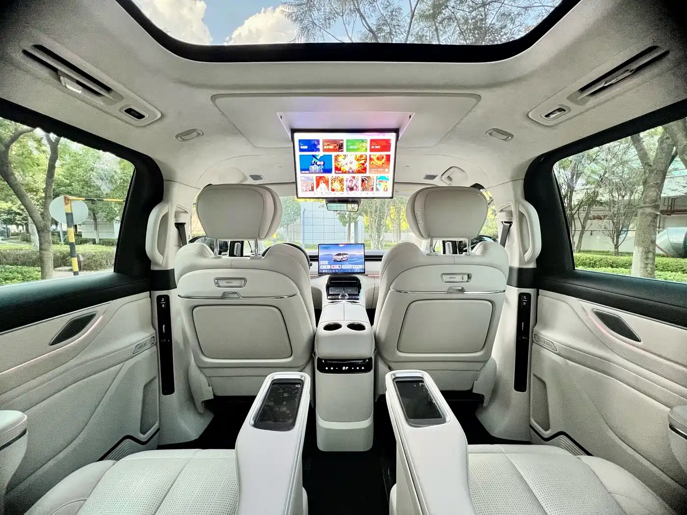 Geely Galaxy Galaxy V900 2026 2026 Model Year Base Version 6-Seater