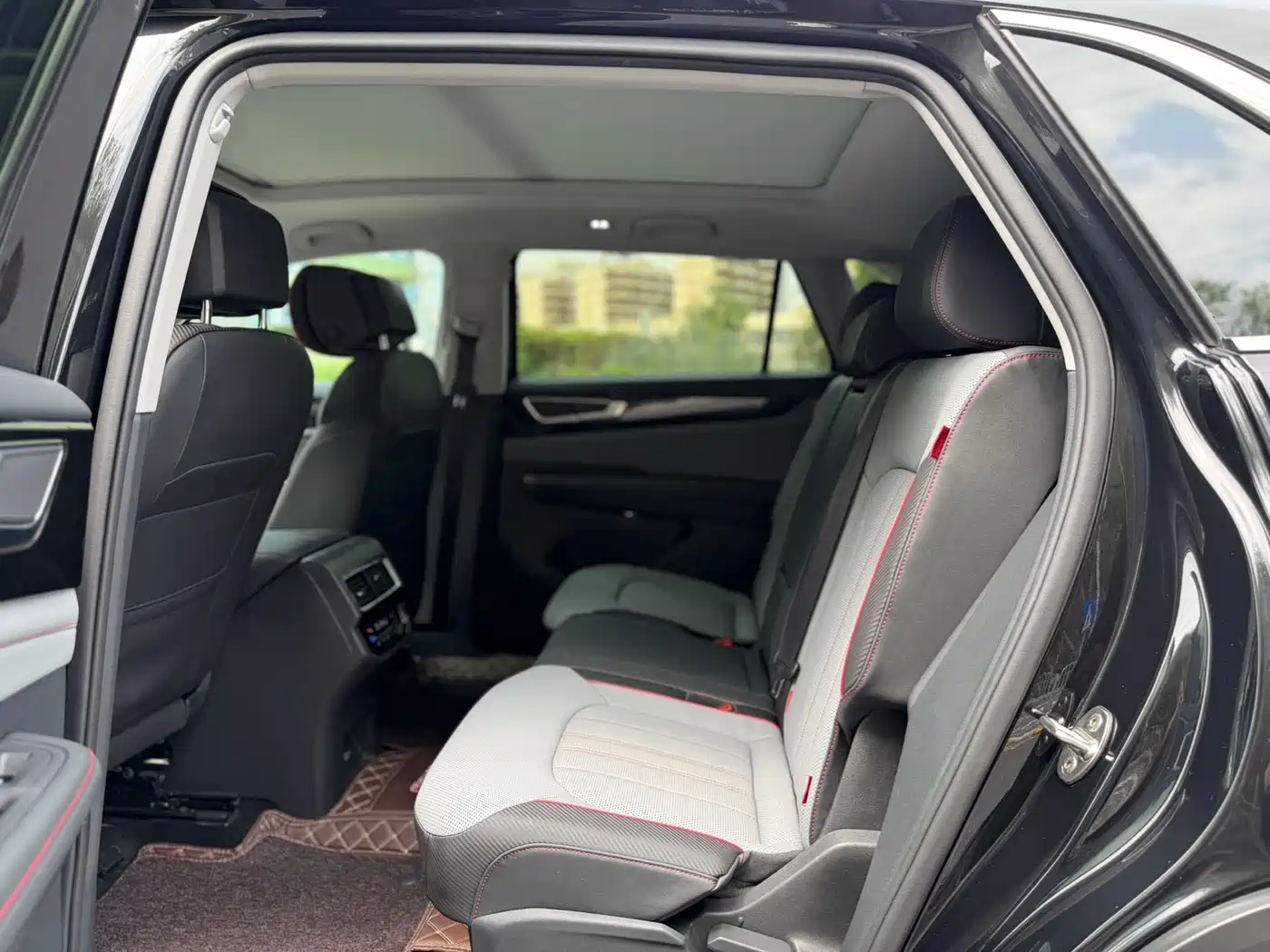 Volkswagen Teramont 2024 Teramont X 380TSI 4WD Premium Luxury Edition фото 7