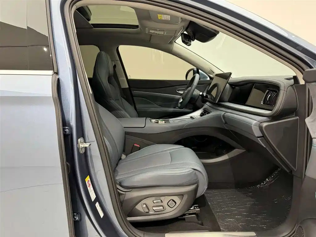 BYD SEA LION 07 DM I