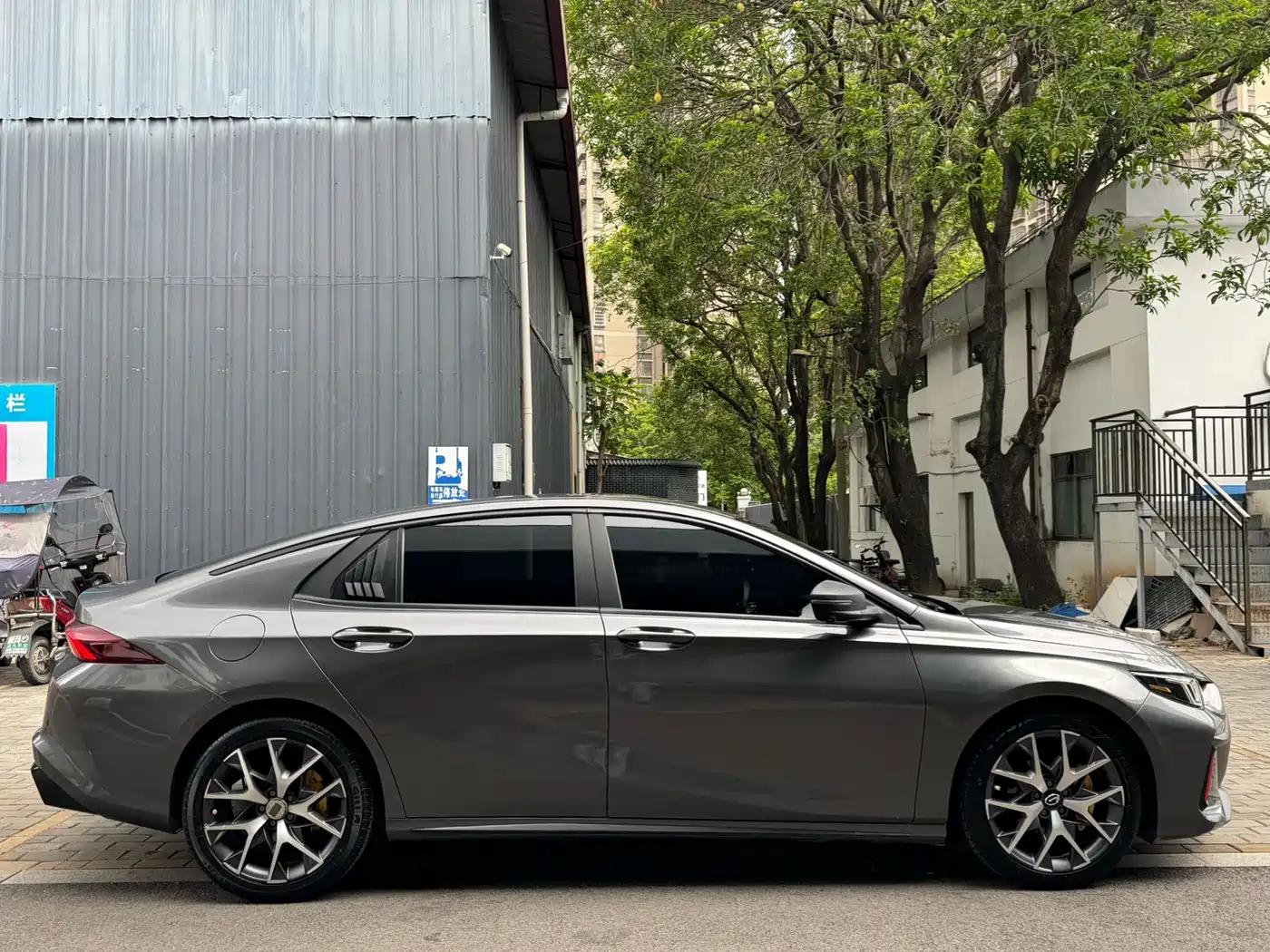GAC Trumpchi Trumpchi Emkoo 2021 270T DCT J16 Edition фото 12