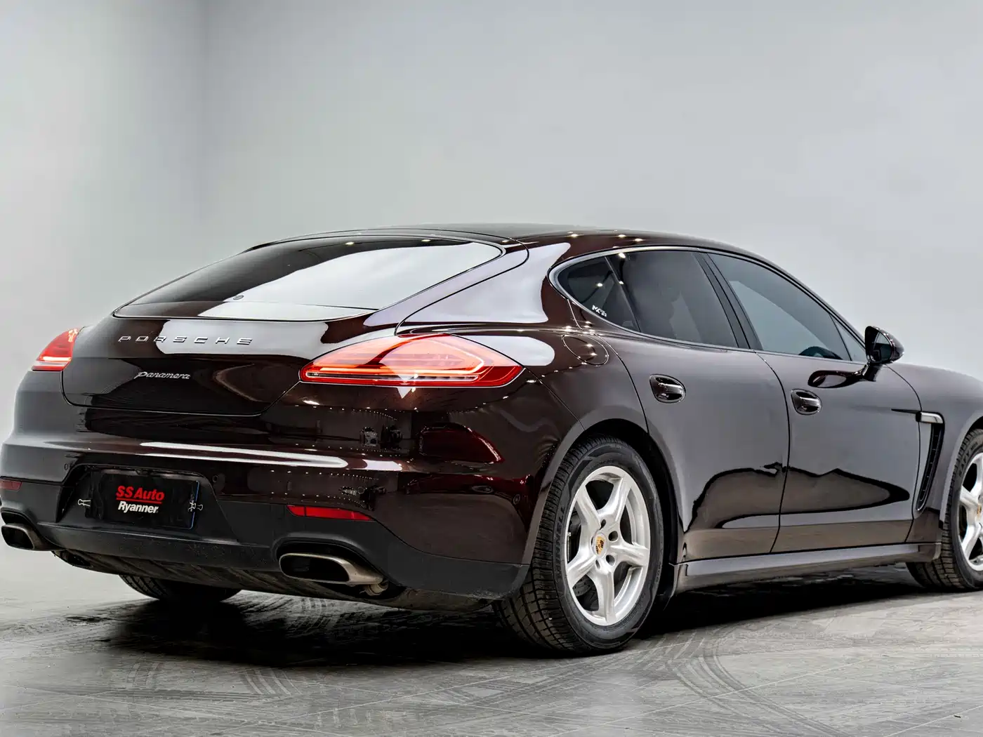 Porsche Panamera 2014 Panamera 3.0T фото 17