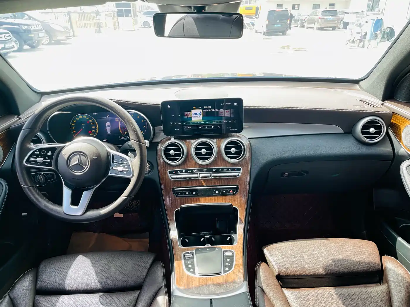 Mercedes-Benz GLC 2021 GLC 300 L 4MATIC Sporty фото 5