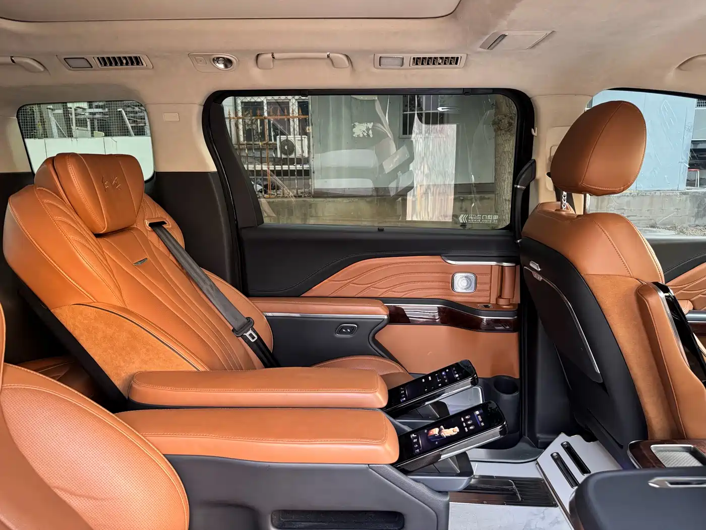 Hongqi HQ9 2023 2.0T Smart Connect Flagship фото 35