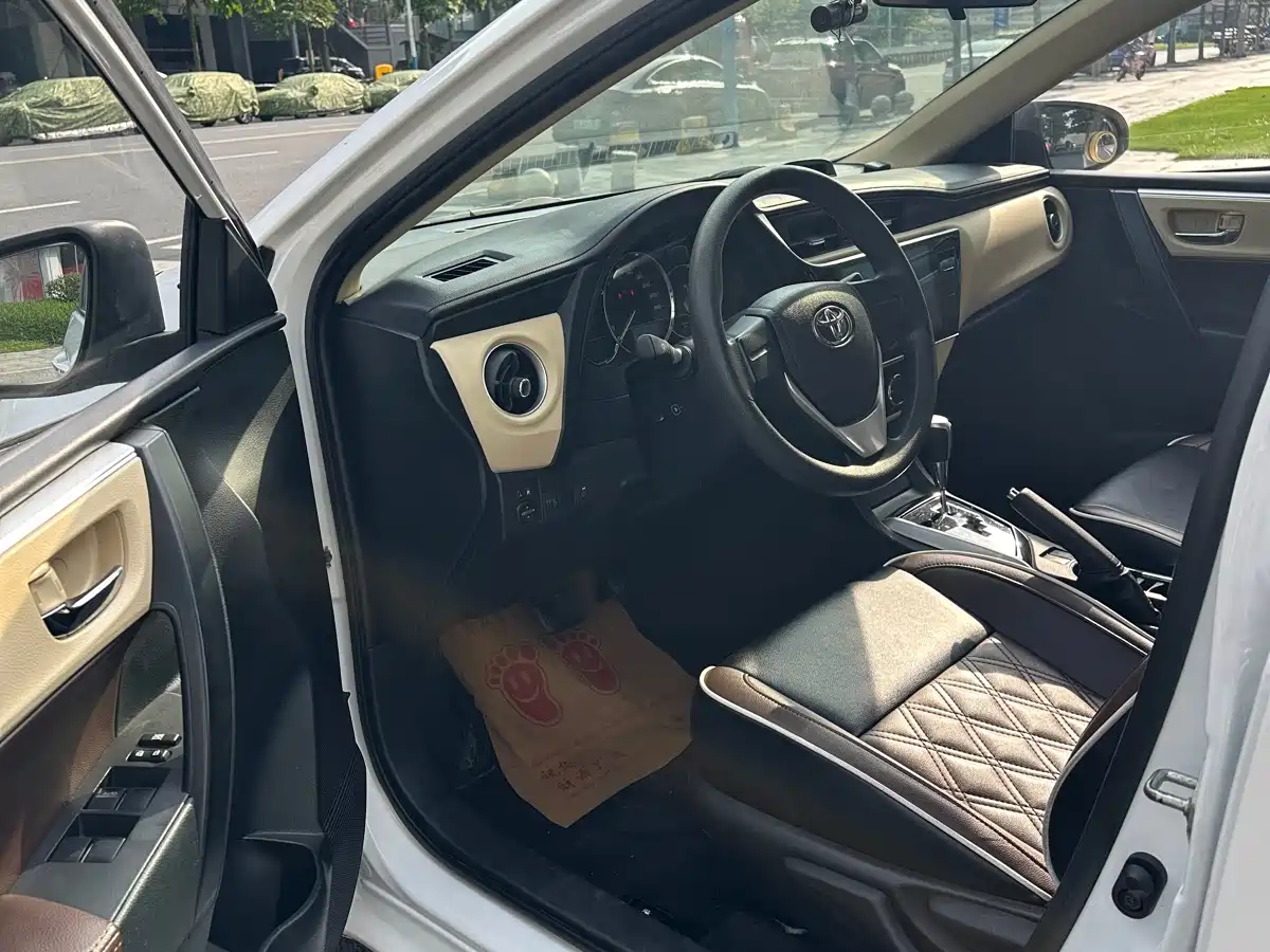 Toyota Corolla 2017 Facelift 1.2T S-CVT GL фото 13