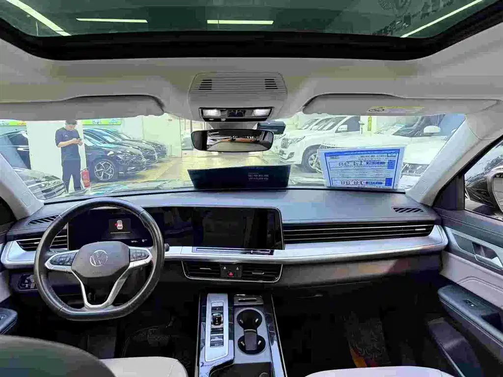Volkswagen Talagon 2023 330TSI Luxury Touring Edition фото 5
