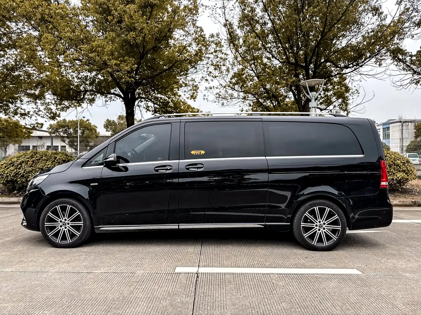Mercedes-Benz V-Class 2022 V 260 L Long Wheelbase Luxury Edition фото 29