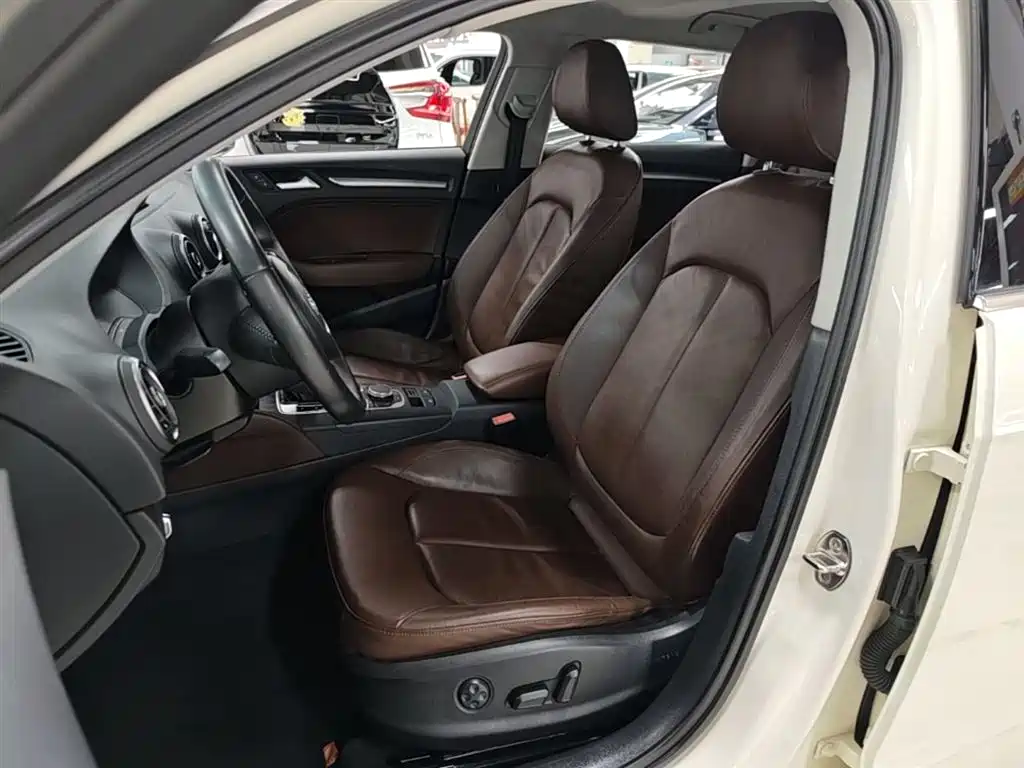 Audi A3 2014 Sportback 35 TFSI Automatic Comfort фото 15