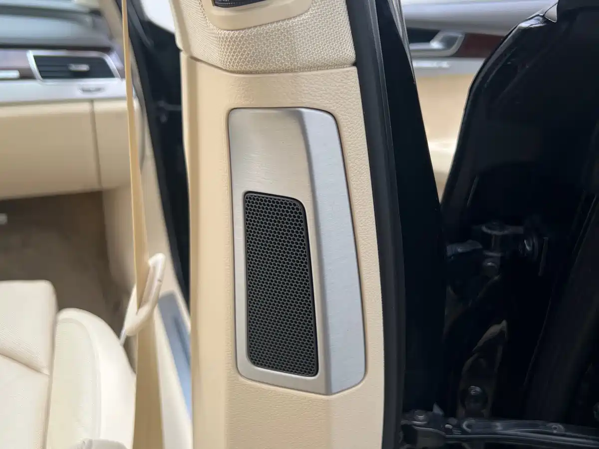 Audi A8 2012 A8L 45 TFSI quattro Luxury фото 17