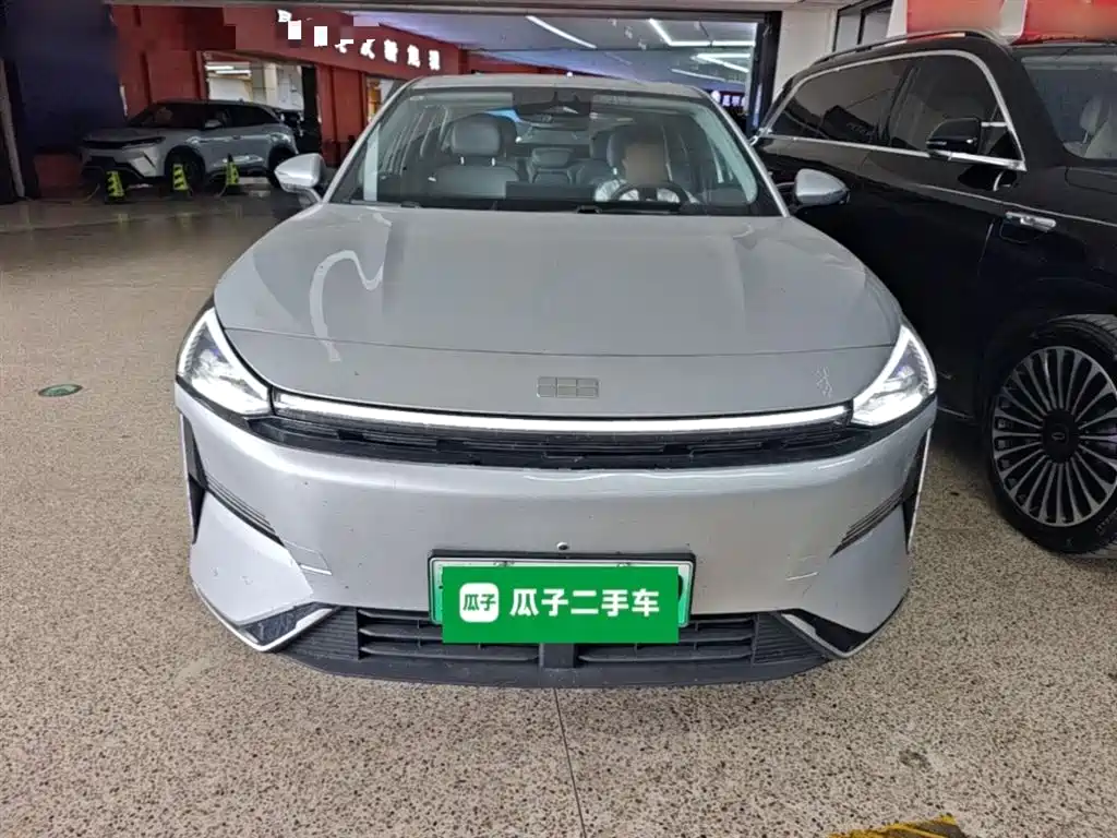Geely Galaxy Galaxy L6 2025 EM-i 140km Starship Edition фото 3