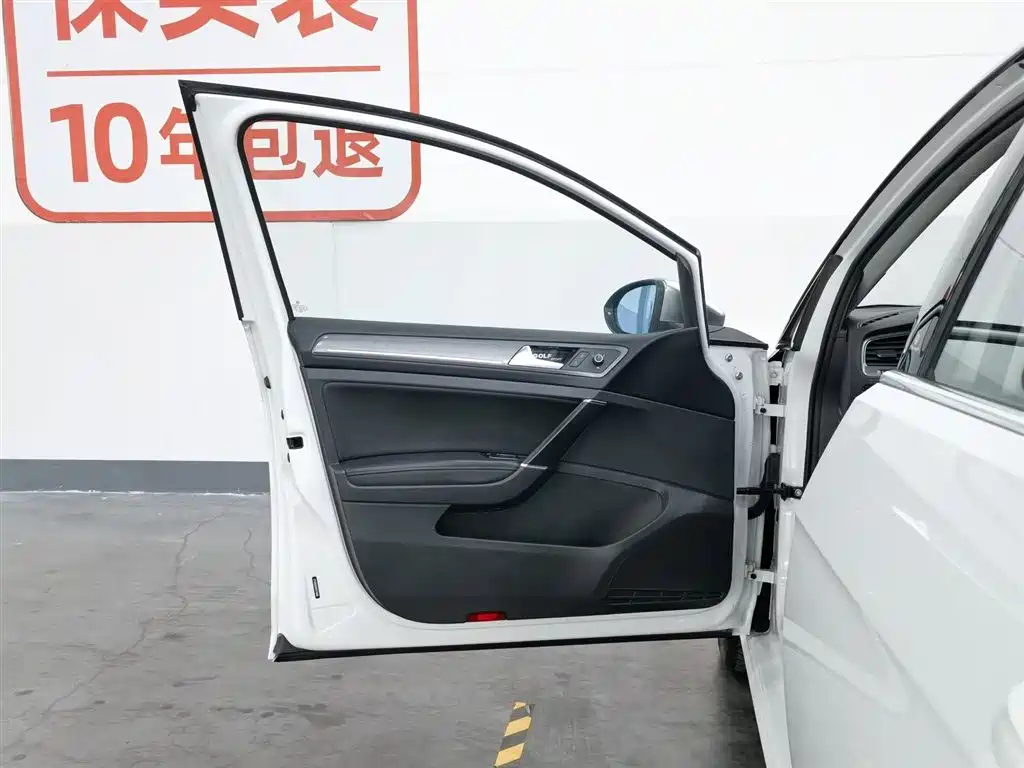 Volkswagen Golf 2016 230TSI Automatic Luxury фото 8