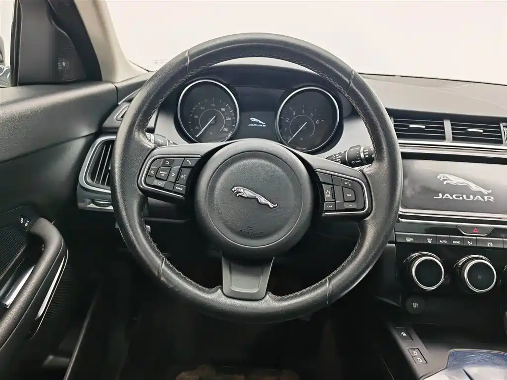 Jaguar E-PACE 2018 P200 China VI фото 11