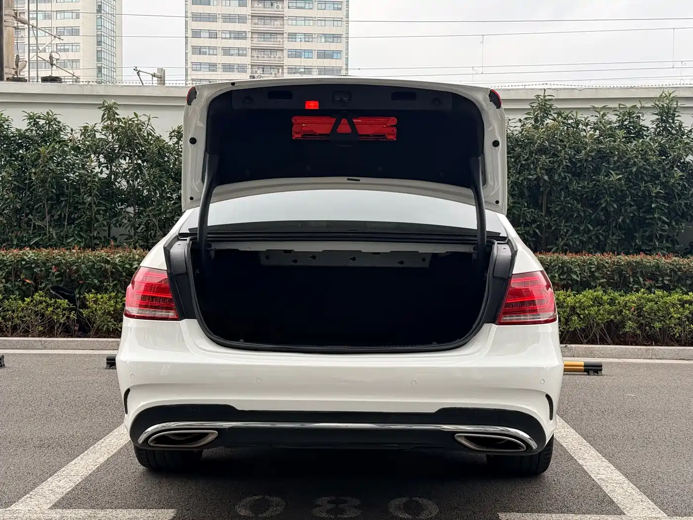 Mercedes-Benz E-Class 2015 E 260 L Sport фото 35
