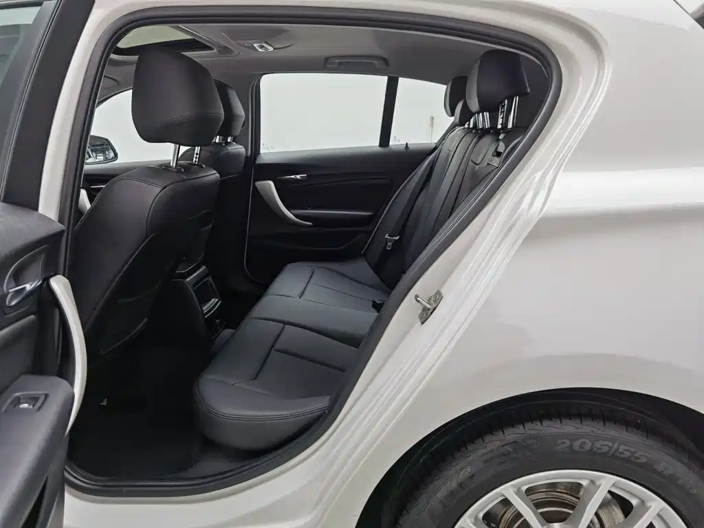 BMW 1 Series (Import) 2019 2018 118i Leading