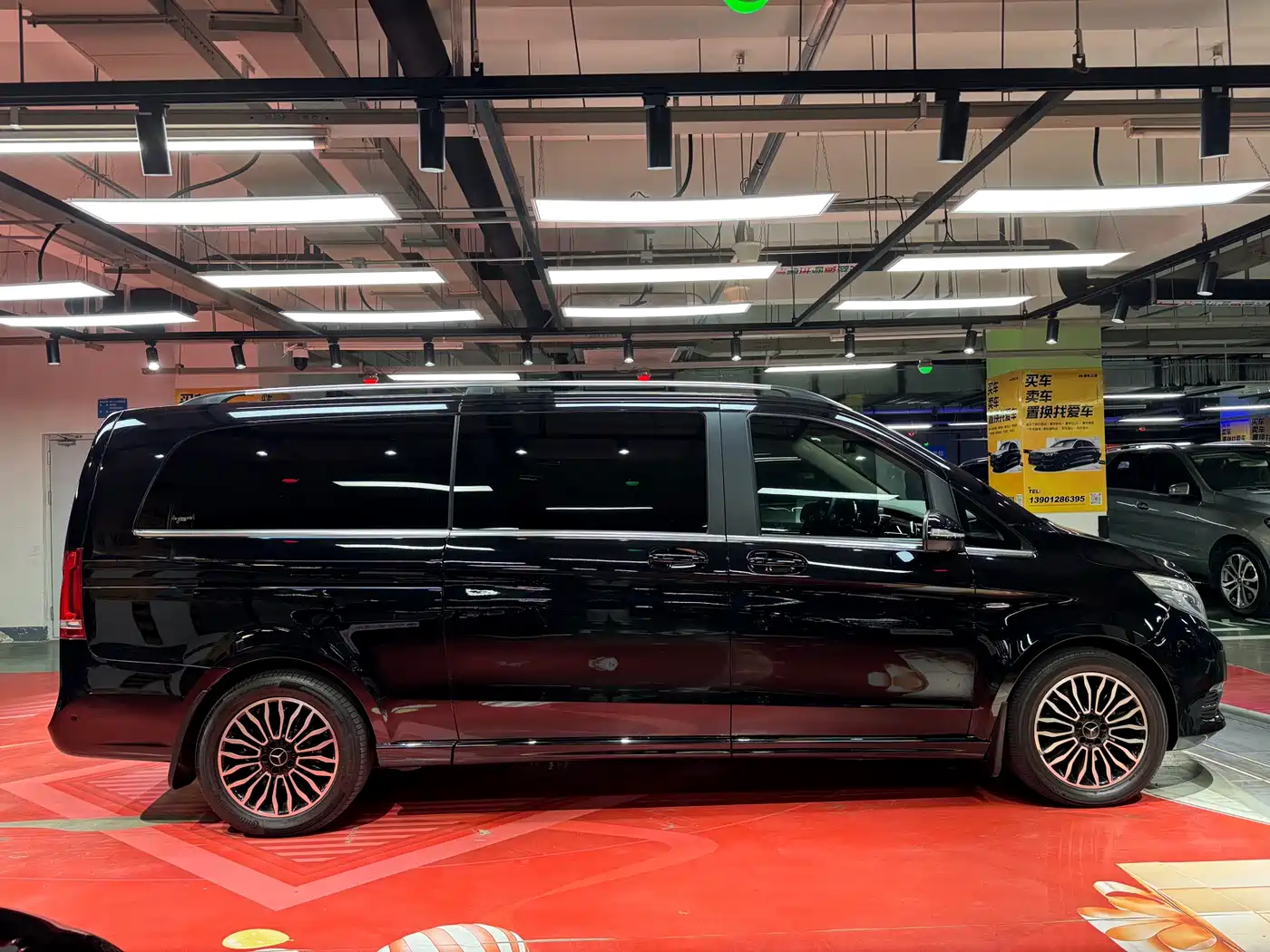Mercedes-Benz V-Class 2018 V 260 L Premium Long Version China V фото 4