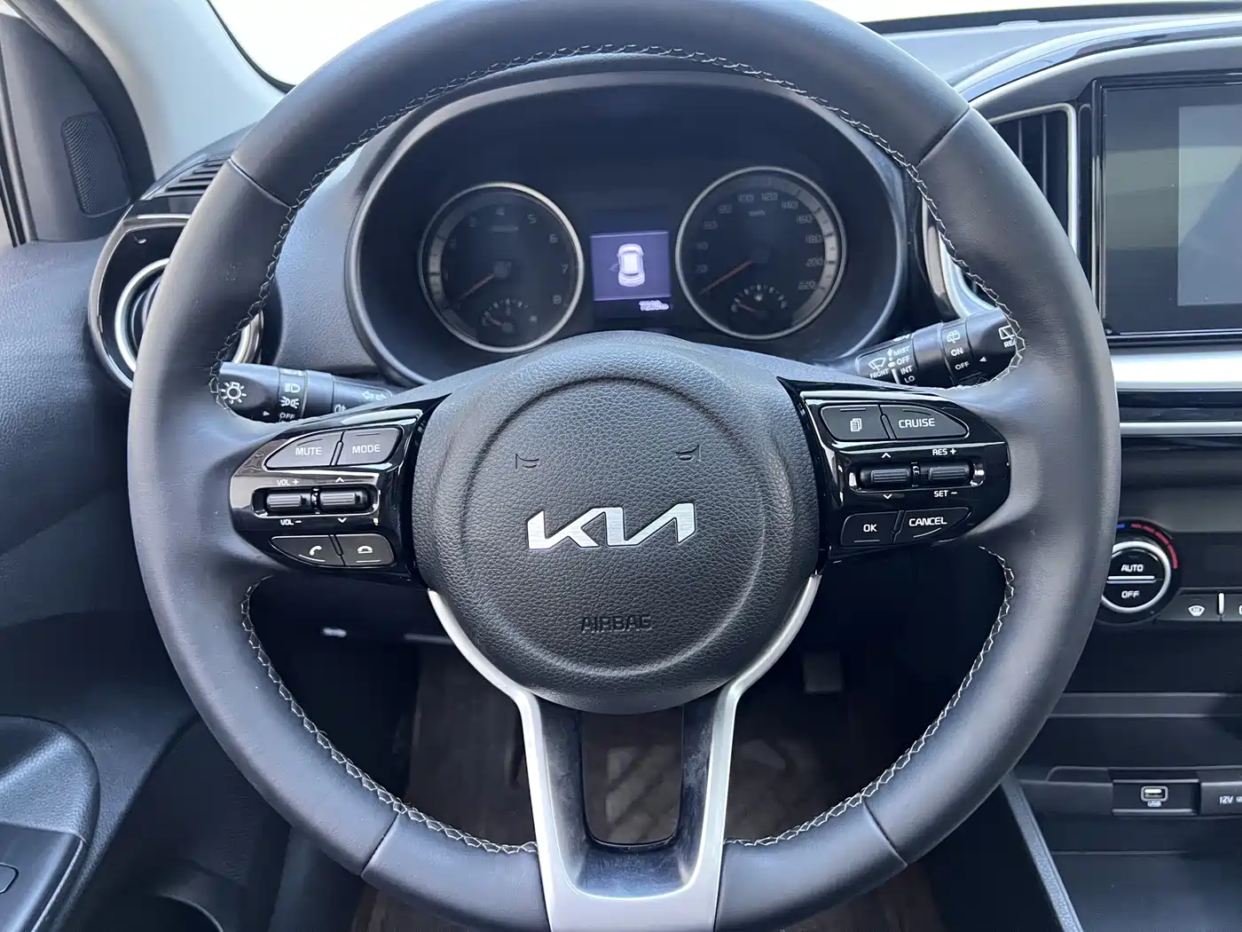 Kia KX1 2021 1.4L CVT Fun Sunroof Version фото 9